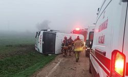 Öğrenci servis midibüsü şarampole yuvarlandı; 8 yaralı