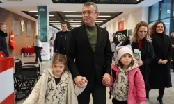 Özgür Özel, Ferdi Zeyrek'in kızlarını okula götürdü