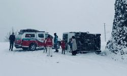 Siirt'te yolcu minibüsü devrildi: 6 yaralı