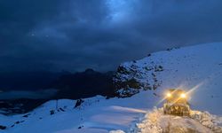 Şırnak’ta köy yollarında karla mücadele çalışması sürüyor