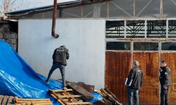 Soba borusunu sabitlemeye çalışırken 3 metre yükseklikten düşüp öldü