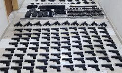 Polisin durdurduğu otomobilden cephanelik çıktı!