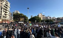 Suriye’de Alevilerin federasyon talepli protestosuna saldırı: Ölü ve yaralılar var