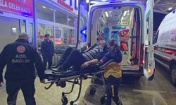 Adana'da işçi servisi minibüsü devrildi; 13 yaralı