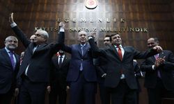 Flaş iddia: AK Parti, CHP’nin 4 belediyesi ile transfer amaçlı görüşüyor