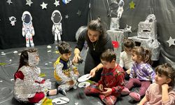 Bebek kütüphanesinde uzay yolculuğu