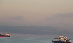 Çanakkale Boğazı, sis nedeniyle çift yönlü olarak ulaşıma kapatıldı