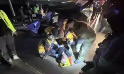 Bursa’da otomobil bariyerlere çarptı: 2 ağır yaralı