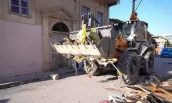 Mersin’de çöp evden 28 kamyon atık çıktı!