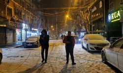 Kar yağışının etkili olduğu Diyarbakır'da uçuşlar iptal edildi