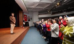 Yenimahalle Tiyatro Festivali ‘Elma Labrador Çimen’ ile devam etti