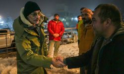 Etimesgut’ta karla mücadele aralıksız sürüyor