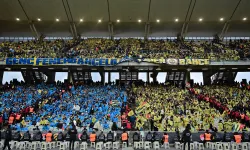 Fenerbahçe tribünlerinden Gökmen Özdenak anmasında ıslık ve yuhalama