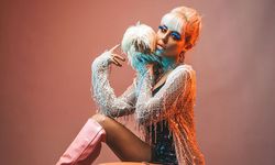 Ünlü şarkıcı darbedildi! Vokal koçum 'kafama termos fırlattı' dedi şikayetçi oldu