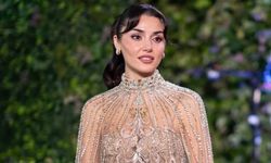 Hande Erçel, ödül töreninde Arapça konuştu