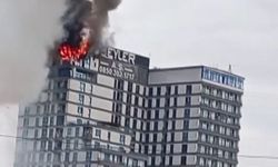 Esenyurt'ta rezidansın çatısında yangın