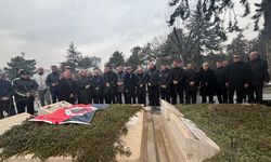 İlhan Cavcav, vefatının 9’uncu yıl dönümünde kabri başında anıldı