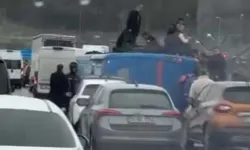 İstanbul'da cezaevi nakil aracı devrildi: 6'sı jandarma 19 kişi yaralandı