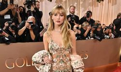 Jennifer Lawrence 'zaten çıplağım' dedi ödül törenine transparan elbiseyle geldi