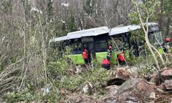 Kocaeli’de belediye otobüsü kaza yaptı; yaralılar var
