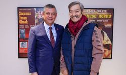 Özgür Özel, Kadir İnanır'ı ziyaret etti