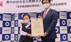 65 yıl aynı şirkette çalışan kadın Guinness rekorlar kitabına girdi!