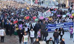 Binlerce yurttaş Suriye gündemiyle sokakta: 'Rojava kırmızı çizgimizdir'