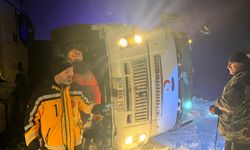 Sivas'ta 4 araç zincirleme kazaya karıştı: 8 yaralı