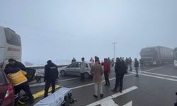 Sivas'ta 4 araç zincirleme kazaya karıştı; 7 yaralı