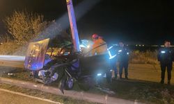 Kazada ikiye bölünen otomobilden mucize kurtuluş: 2 yaralı