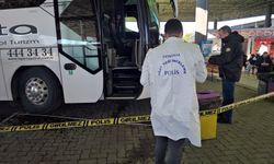 Yanlış vitese alınan otobüs, yedek şoför ile muavine çarptı; 1 ölü, 1 yaralı