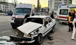 Mardin’de minibüs ile otomobil çarpıştı: 6 yaralı