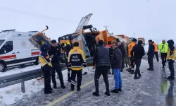 Yol açan iş makinası kaza yaptı: 2 ölü