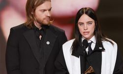 Billie Eilish’ten Grammy’de sert tepki: 'Çalınmış topraklarda kimse yasadışı değildir'
