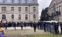 Boğaziçi Üniversitesi'ne polis baskını: Öğrencilere biber gazlı müdahale!