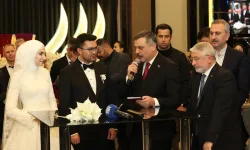 Hakkında ‘kara para aklama’ soruşturması yürütülen Ahlatcı ile Bakan Çiftçi aynı düğünde