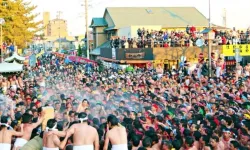 Çıplaklık festivali: Binlerce kişi soyundu!