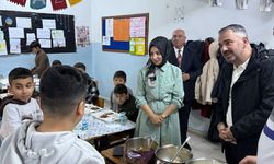 Pursaklar Belediyesi Belediye Başkanı Ertuğrul Çetin öğrencilerle iftarda buluştu