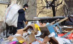 Evden 25 ton çöp çıkarıldı!