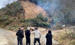 Rize’de heyelan; 1 ev toprak altında kaldı