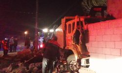 Iğdır’da kamyon eve girdi; 1 yaralı