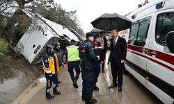 Cezaevi ring aracı devrildi: 3 askeri personel yaralandı