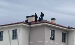 TOKİ inşaatında ücret eylemi: 4 işçi alacakları için çatıya çıktı