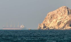 İran, Hürmüz Boğazı'nda askeri tatbikat başlattı