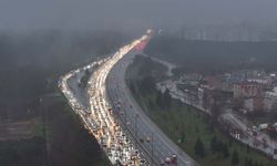 Ara tatil sona erdi: İstanbul'da trafik kilitlendi!