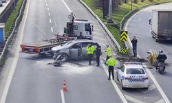 İstanbul- Esenler’de refüje çarpan cip devrildi