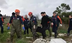 İzmir'de otomobil, dere üzerindeki köprüden geçerken sele kapıldı: 2 ölü, 1 kayıp
