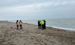 Karasu sahilinde erkek cesedi bulundu