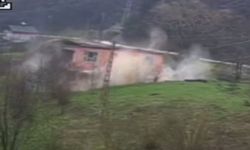 Heyelan nedeniyle 2 katlı ev çöktü; o anlar kamerada