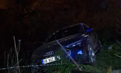 Kaza yaptığı yere dönmek isterken otomobil çarptı, ağır yaralandı
